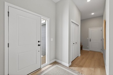 Welcome to the Hemlock! This fresh, bright, and welcoming new - photo 3