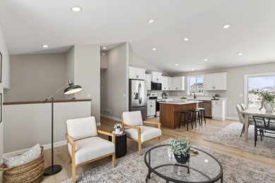 Welcome to the Hemlock! This fresh, bright, and welcoming new - photo 8