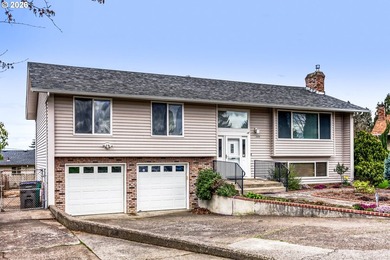 (private lake, pond, coastal) Home For Sale in Portland Oregon