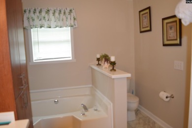 Beautiful, well maintained, 3 bed 2 bath home on a gently - photo 16