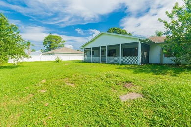 Opportunity awaits! This freshly painted 2-bedroom, 2-bath home - photo 20