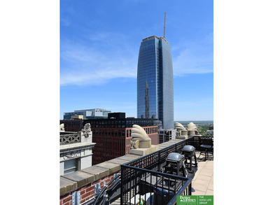 Experience refined downtown living in this 1-bedroom, 1-bath - photo 22