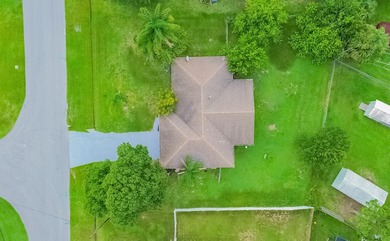 Opportunity awaits! This freshly painted 2-bedroom, 2-bath home - photo 23