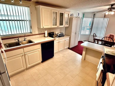 This is an awesome oversized young *1998* quality *Palm Harbor* - photo 4