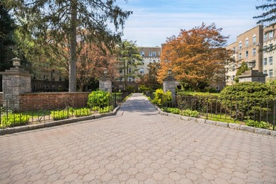 Welcome to Wellington Court, a well-maintained cooperative - photo 2