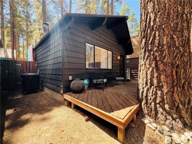 Beautifully upgraded cabin in Big Bear City, perfect as a - photo 2