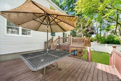 Beautifully maintained home offering the perfect blend of - photo 6