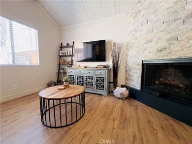 Beautifully upgraded cabin in Big Bear City, perfect as a - photo 10
