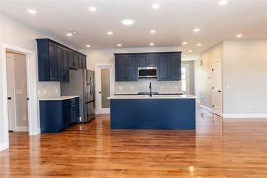Modern farmhouse, 4 Bed 3 Bath, minutes from historic downtown - photo 16