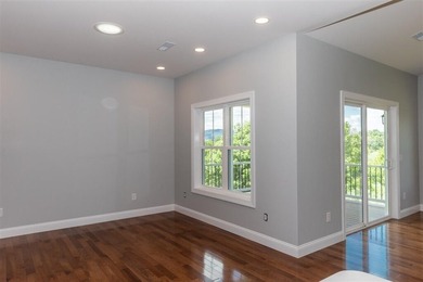 Modern farmhouse, 4 Bed 3 Bath, minutes from historic downtown - photo 17