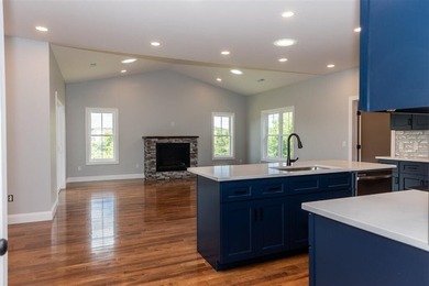 Modern farmhouse, 4 Bed 3 Bath, minutes from historic downtown - photo 18