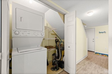 Welcome to Paradise! Fully furnished, freshly painted, new - photo 21