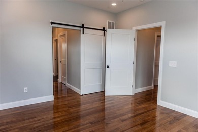 Modern farmhouse, 4 Bed 3 Bath, minutes from historic downtown - photo 23