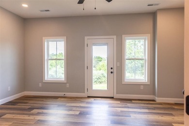 Modern farmhouse, 4 Bed 3 Bath, minutes from historic downtown - photo 30