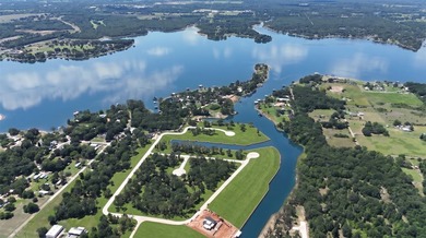 Welcome to Emerald Bay at Cedar Creek Lake! Where luxury meets - photo 2