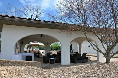 Beautifully remodeled top floor 3 bedroom 2 bathroom move-in - photo 34