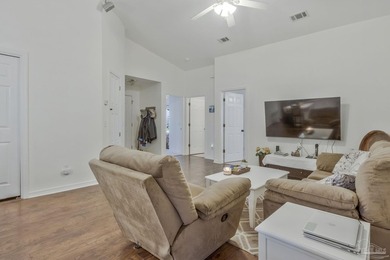 Bright, open, and ready to welcome you home! This 3-bedroom - photo 5