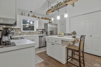 Bright, open, and ready to welcome you home! This 3-bedroom - photo 6