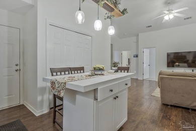 Bright, open, and ready to welcome you home! This 3-bedroom - photo 9