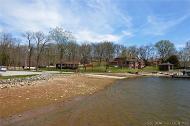 Beautifully remodeled top floor 3 bedroom 2 bathroom move-in - photo 42