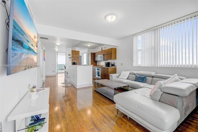 Experience luxury living in this fully furnished and equipped - photo 1