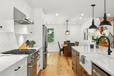 Located in a peaceful area, this vast property was completely - photo 11