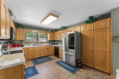 Lakefront living at its finest on the 84 MM! Welcome to 23069 - photo 12