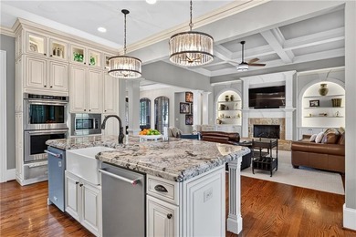 Experience refined estate living in this exceptional all-brick - photo 15