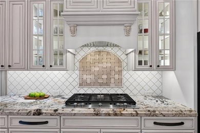 Experience refined estate living in this exceptional all-brick - photo 16
