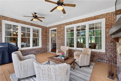 Experience refined estate living in this exceptional all-brick - photo 17