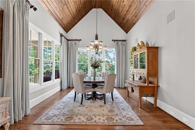Experience refined estate living in this exceptional all-brick - photo 20