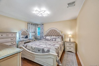 Charming 4-bedroom, 1-bath ranch situated on a tremendous - photo 20