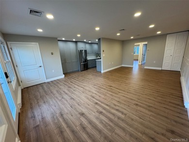 This completely extraordinary Greenbriar model with two bedrooms - photo 4