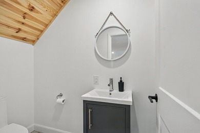 Located in a peaceful area, this vast property was completely - photo 25