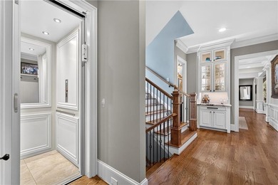 Experience refined estate living in this exceptional all-brick - photo 26