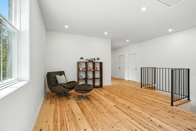 Located in a peaceful area, this vast property was completely - photo 27