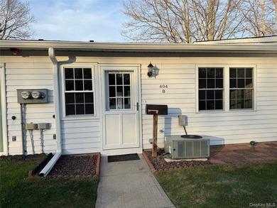This completely extraordinary Greenbriar model with two bedrooms - photo 8