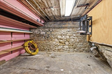 Spacious 2-story Victorian residence with walk-up stairs to 3rd - photo 29