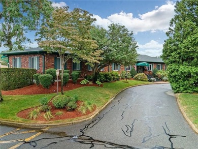 Welcome home to this beautifully maintained 2-bedroom, 2-bath - photo 32