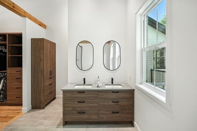 Located in a peaceful area, this vast property was completely - photo 33