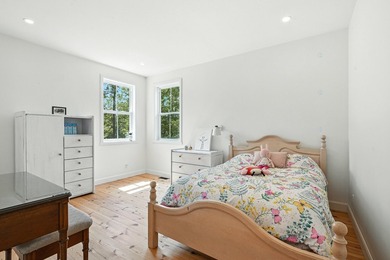 Located in a peaceful area, this vast property was completely - photo 36