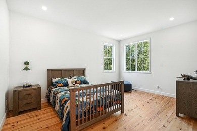 Located in a peaceful area, this vast property was completely - photo 38