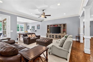 Experience refined estate living in this exceptional all-brick - photo 38