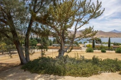 Enjoy the perfect blend of privacy, space, and convenience with - photo 39