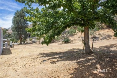 Enjoy the perfect blend of privacy, space, and convenience with - photo 41
