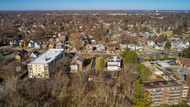 Spacious 2-story Victorian residence with walk-up stairs to 3rd - photo 42