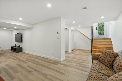 Located in a peaceful area, this vast property was completely - photo 45