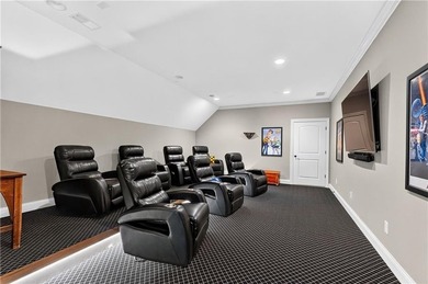 Experience refined estate living in this exceptional all-brick - photo 45