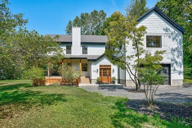 Located in a peaceful area, this vast property was completely - photo 50