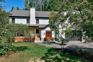 Located in a peaceful area, this vast property was completely - photo 52